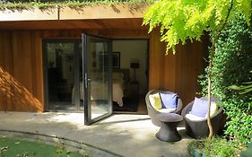 Romantic Bungalow In Notting Hill